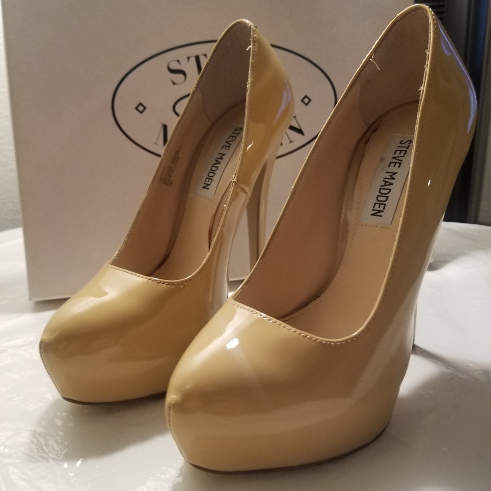 Steve Madden Yasmin Patent Leather Nude Pumps Gem